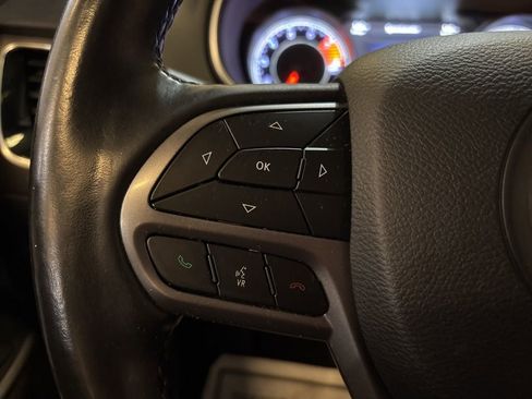 Used 2019 Jeep Cherokee Limited w/ Technology Group image 25