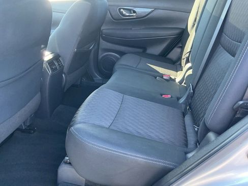 Used 2019 Nissan Rogue SV image 20