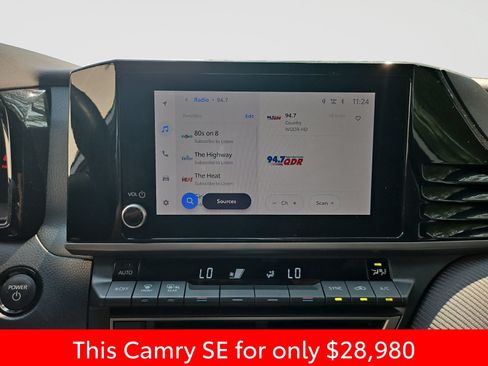 Used 2025 Toyota Camry SE FWD image 27