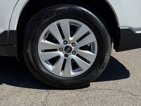 Used 2018 Subaru Outback 2.5i Premium AWD/4WD image 32