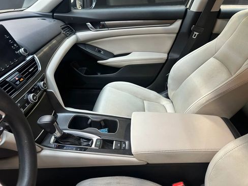 Used 2018 Honda Accord LX image 17