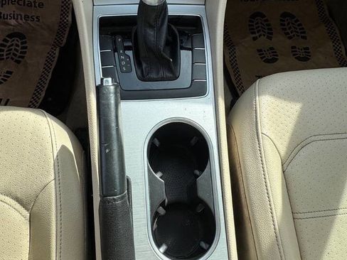 Used 2013 Volkswagen Passat 2.5 SE FWD image 10