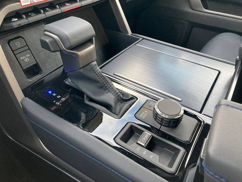New 2026 Toyota Tundra Platinum AWD/4WD image 23