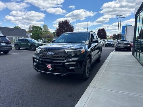 Used 2023 Ford Explorer XLT w/ Equipment Group 202A AWD/4WD image 6