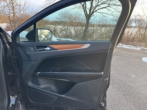 Used 2017 Lincoln MKC Reserve image 20