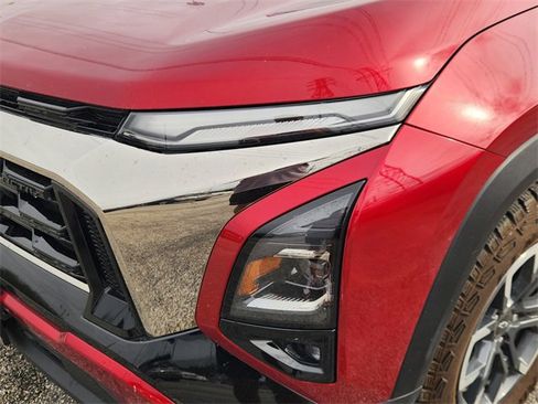 Used 2025 Chevrolet Equinox ACTIV w/ Safety and Technology Package image 6