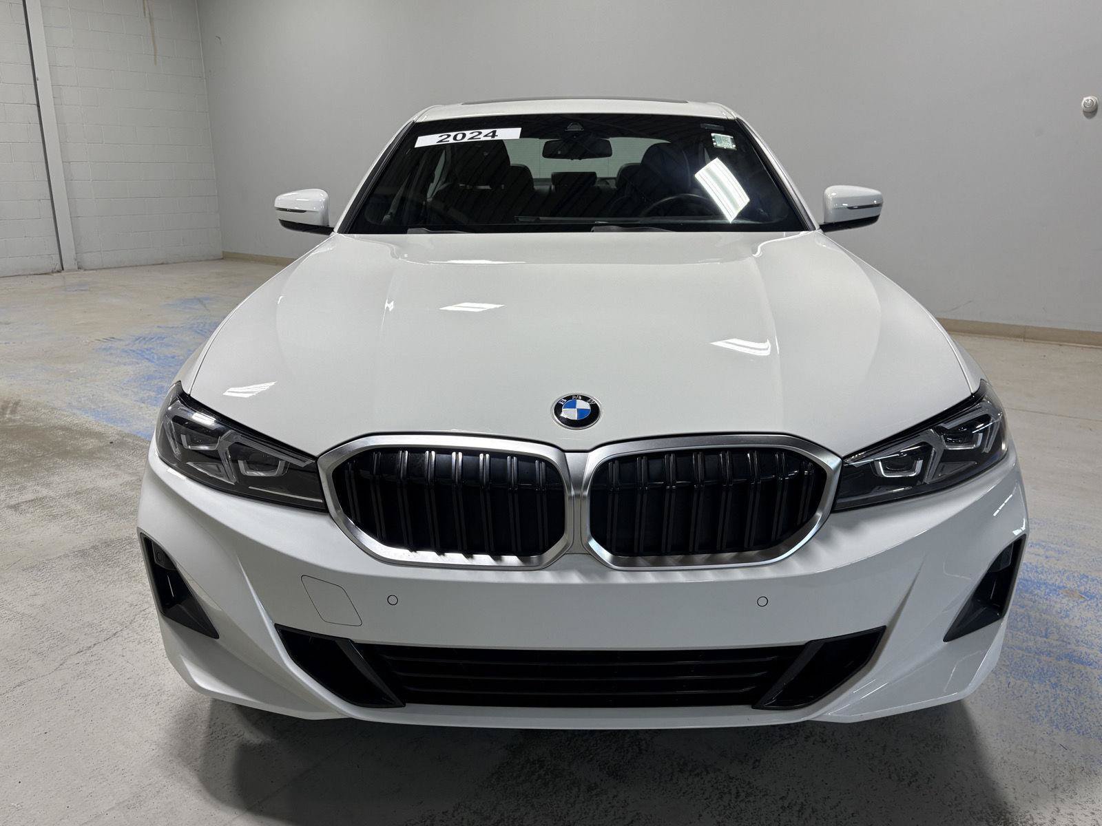 Used 2024 BMW 330i xDrive Sedan w/ Premium Package AWD/4WD image 13