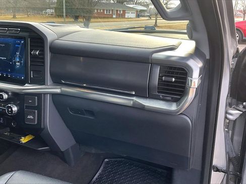 Used 2021 Ford F150 Lariat w/ Max Trailer Tow Package image 16