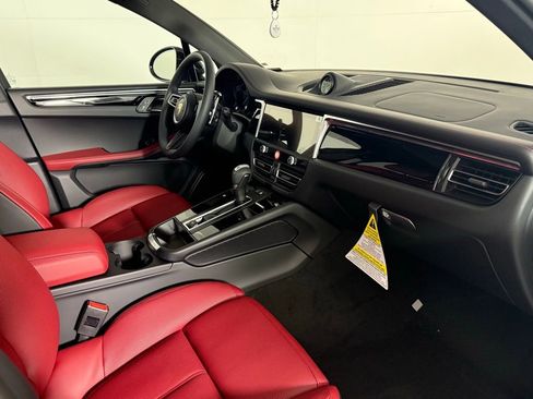 New 2026 Porsche Macan image 20