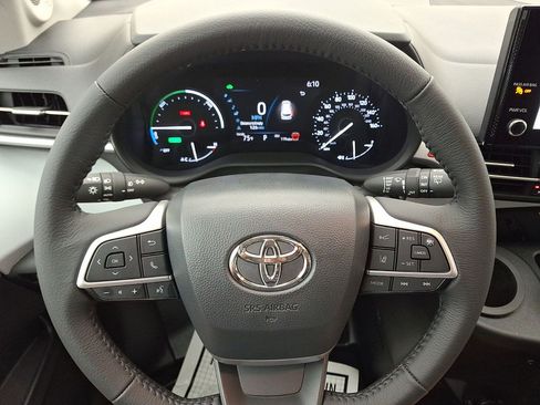 Used 2025 Toyota Sienna XLE w/ XLE Plus Package FWD image 25