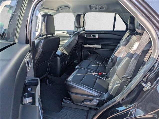 Used 2023 Ford Explorer XLT w/ Equipment Group 202A RWD image 16