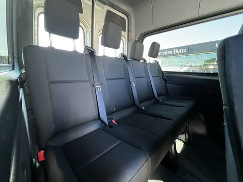 Used 2024 Mercedes-Benz Sprinter 2500 image 33