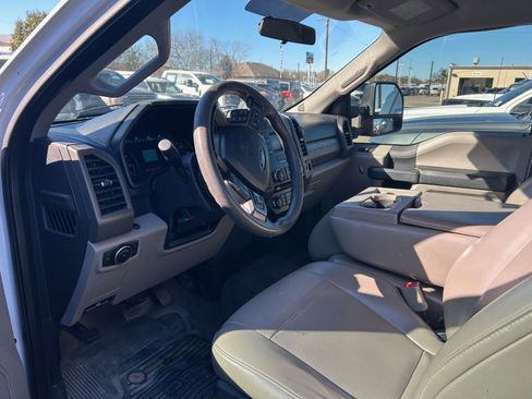 Used 2017 Ford F250 XL w/ Power Equipment Group image 16