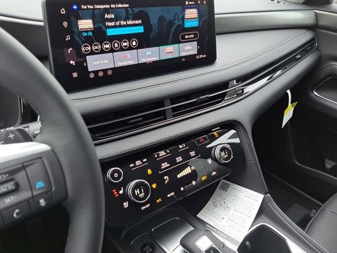 New 2026 INFINITI QX60 Luxe w/ Cargo Package image 7