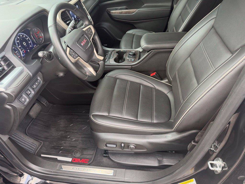 Used 2023 GMC Acadia Denali w/ Black Diamond Edition AWD/4WD image 17