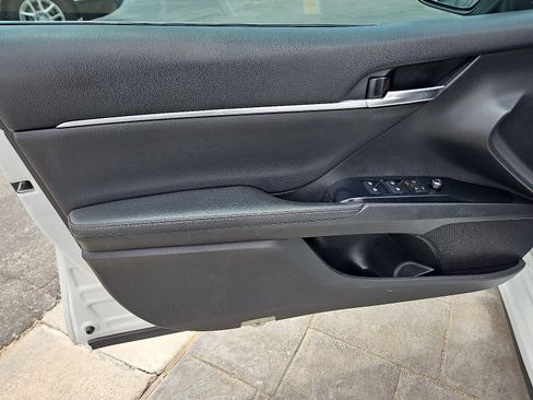 Used 2020 Toyota Camry XSE image 8