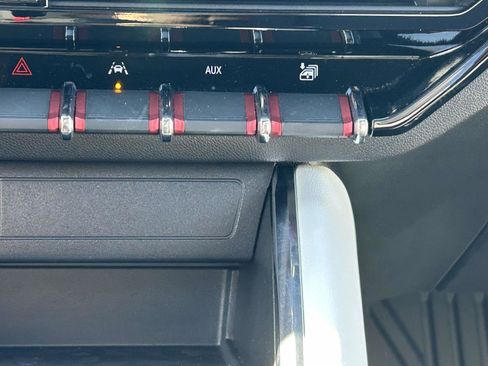 Used 2024 GMC Canyon AT4X image 23