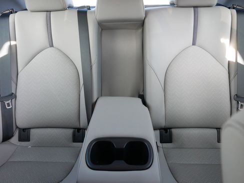 Used 2023 Toyota Camry XLE image 13