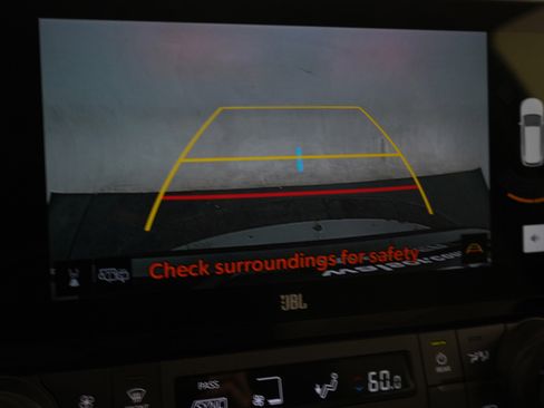 Used 2025 Toyota Grand Highlander AWD image 31