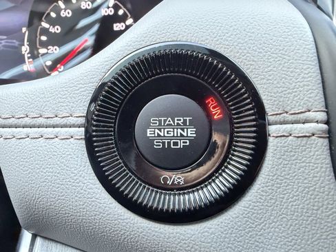 Used 2024 Jeep Compass Limited image 8