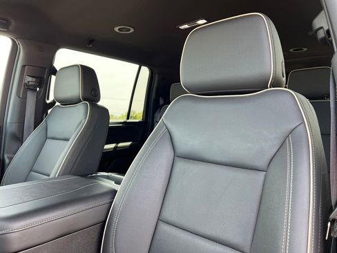 Certified 2025 Chevrolet Suburban Premier AWD/4WD image 16