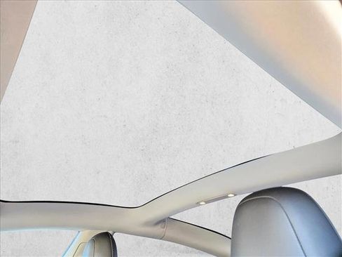 Used 2018 Tesla Model 3 Long Range image 18