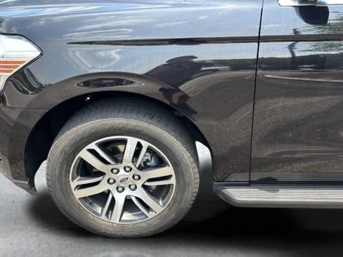 Used 2024 Ford Expedition Limited RWD image 37