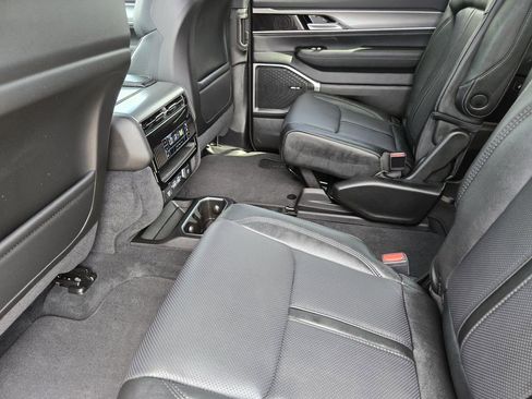 New 2026 Jeep Grand Wagoneer L Limited AWD/4WD image 15