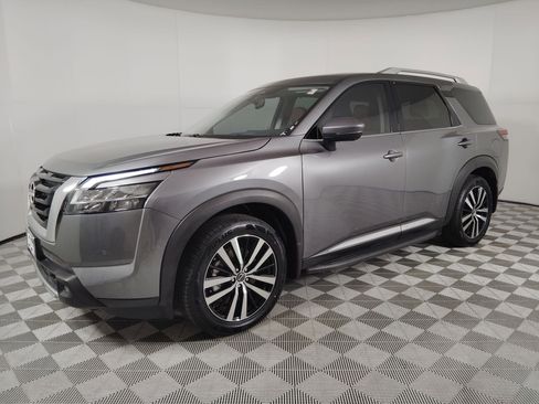 Used 2023 Nissan Pathfinder Platinum image 22