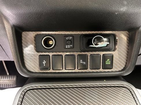 Used 2022 Mitsubishi Outlander 4WD Plug-In Hybrid image 27