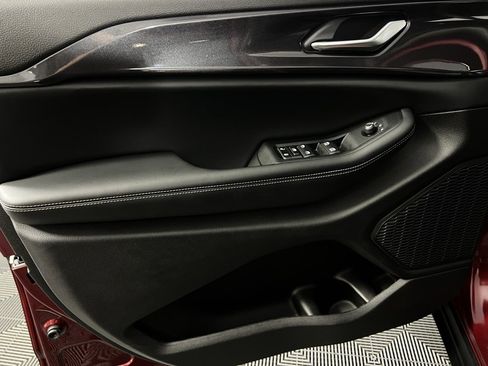 Used 2023 Jeep Grand Cherokee L Laredo image 26