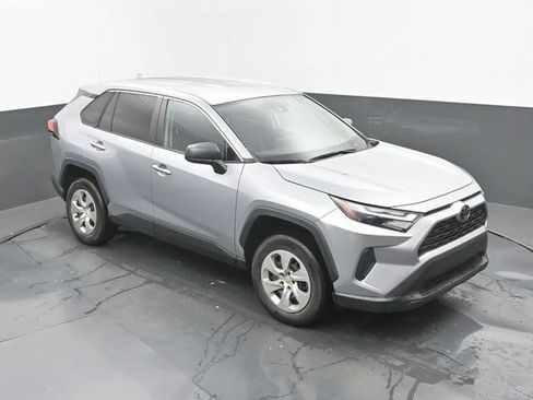 Used 2023 Toyota RAV4 LE FWD image 13