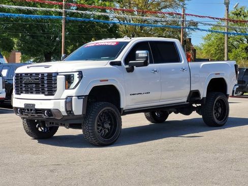 Used 2024 GMC Sierra 2500 Denali Ultimate image 3