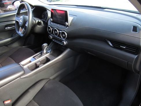 Used 2025 Nissan Sentra SV FWD image 9