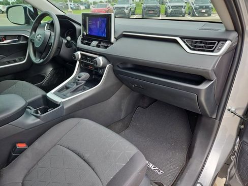 Used 2025 Toyota RAV4 XLE FWD image 22