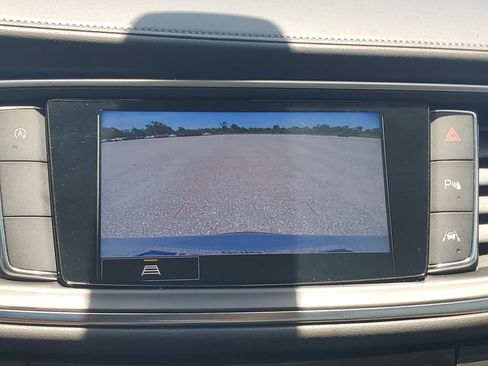 Used 2023 Buick Enclave Essence FWD image 18