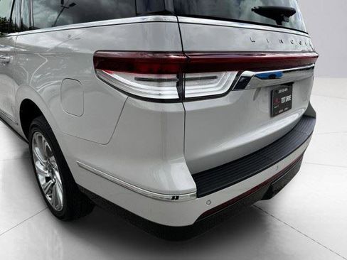 Used 2024 Lincoln Navigator L Reserve AWD/4WD image 16