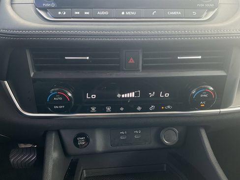 Used 2025 Nissan Rogue SV FWD image 24