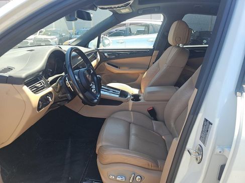 Used 2024 Porsche Macan w/ Premium Plus Package AWD/4WD image 4