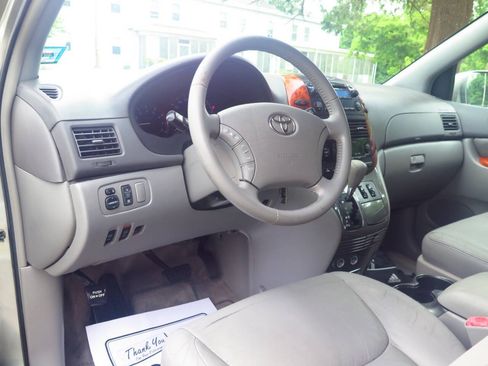 Used 2008 Toyota Sienna FWD image 14