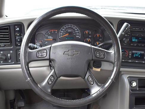Used 2005 Chevrolet Silverado 2500 LT w/ Heavy-Duty Power Package AWD/4WD image 14