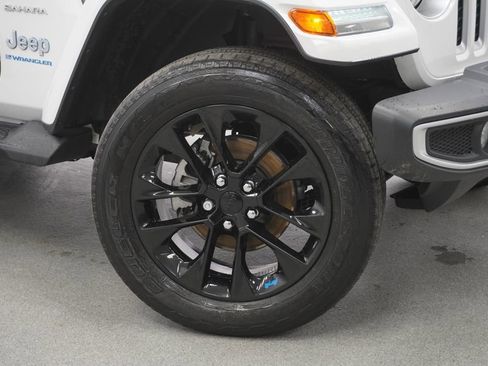 Used 2023 Jeep Wrangler Unlimited Sahara w/ Cold Weather Group image 4