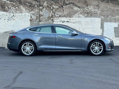 Used 2013 Tesla Model S image 3
