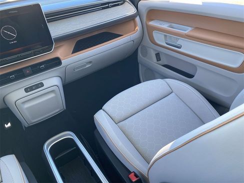 New 2025 Volkswagen ID. Buzz Pro S Plus image 12