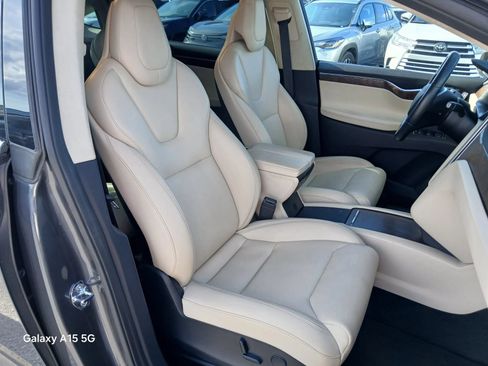Used 2018 Tesla Model X 75D AWD/4WD image 18