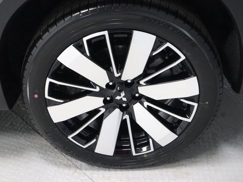 New 2025 Mitsubishi Outlander AWD image 13