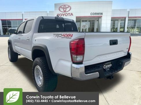 Used 2017 Toyota Tacoma TRD Off-Road w/ Tow Package (A/T) AWD/4WD image 5