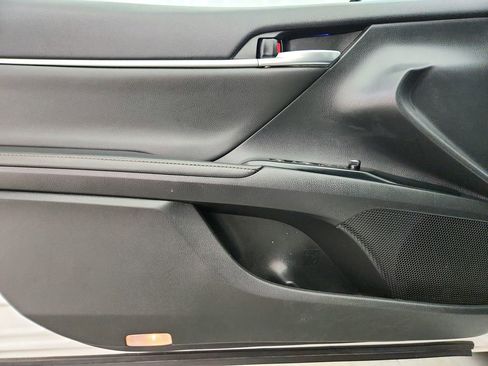 Used 2019 Toyota Camry XLE FWD image 23