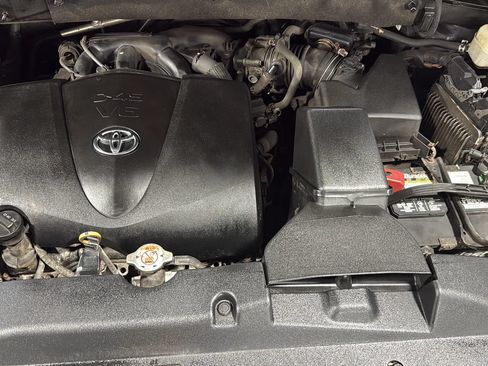 Used 2018 Toyota Highlander Limited Platinum AWD/4WD image 28