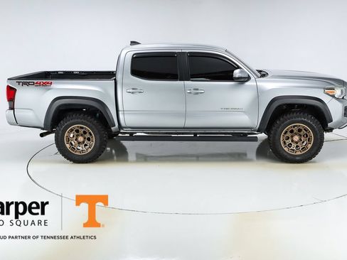 Used 2019 Toyota Tacoma TRD Off-Road w/ Technology Package AWD/4WD image 46